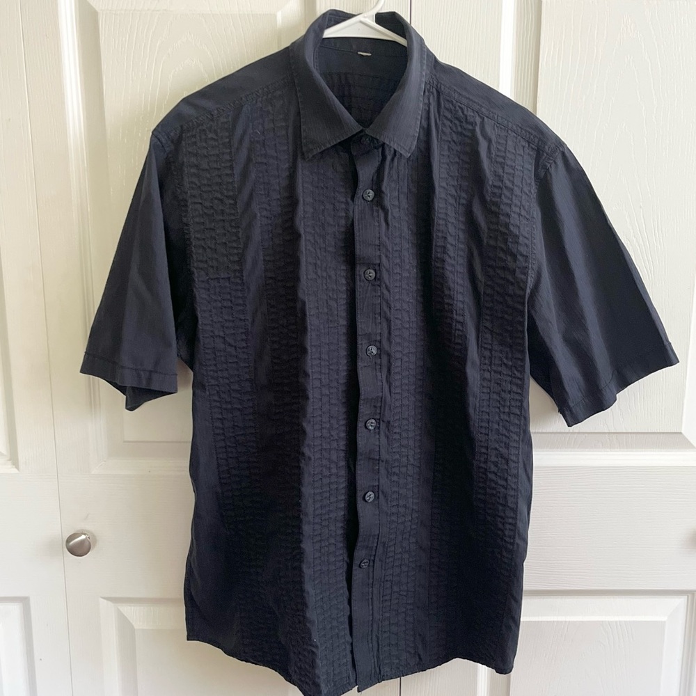 Men's Black Short-Sleeve Textured Button-Up Shirt